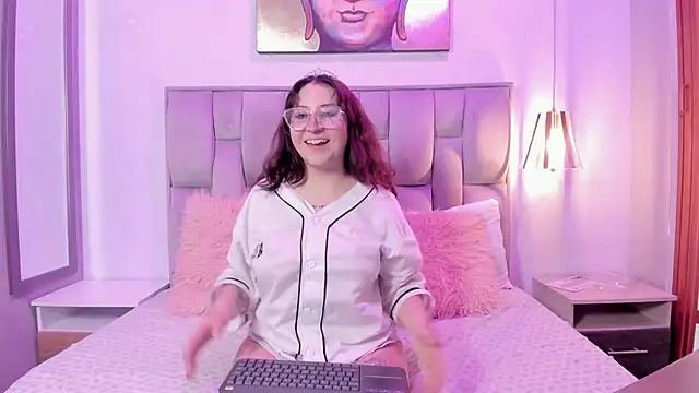 Snapshot of Maddie-LesYoux chatting on February 2026 12:38:01 PM Maddie-LesYoux online show from February 2026 12:38:01 PM