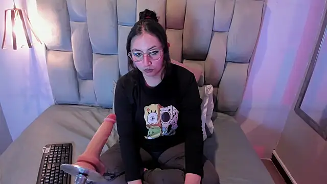 Maddie-LesYoux online show from May 2026 12:35:01 PM
