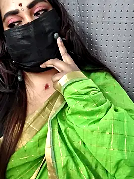 Cutie Nila online show from March 2026 07:26:02 AM