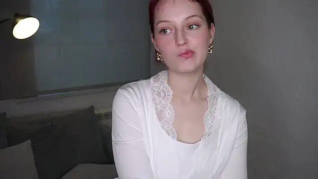 Snapshot of ValeneRomer chatting on March 2026 02:02:01 PM ValeneRomer online show from March 2026 02:02:01 PM