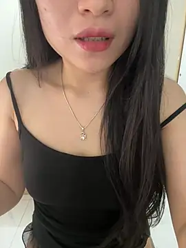 Snapshot of Tinn_tin chatting on July 2026 08:52:01 PM Tinn tin online show from July 2026 08:52:01 PM