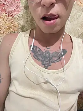 Snapshot of erickmoor2526 chatting on February 2026 12:31:01 AM erickmoor2526 online show from February 2026 12:31:01 AM