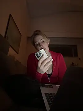 JuliaPrivat online show from February 2026 11:06:01 PM