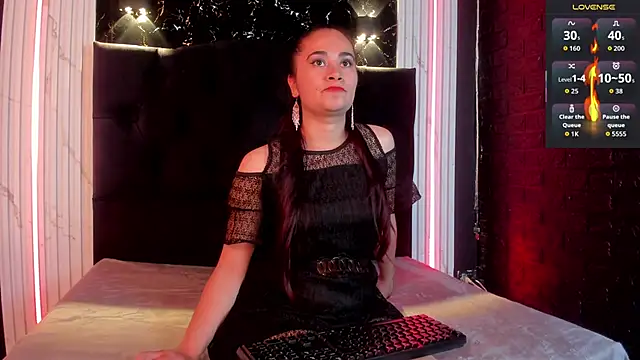 Snapshot of _Macadamiia_ chatting on March 2026 03:35:02 AM Macadamiia online show from March 2026 03:35:02 AM