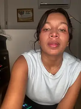 Snapshot of Eloise_aksnes chatting on June 2026 04:46:02 AM Eloise aksnes online show from June 2026 04:46:02 AM
