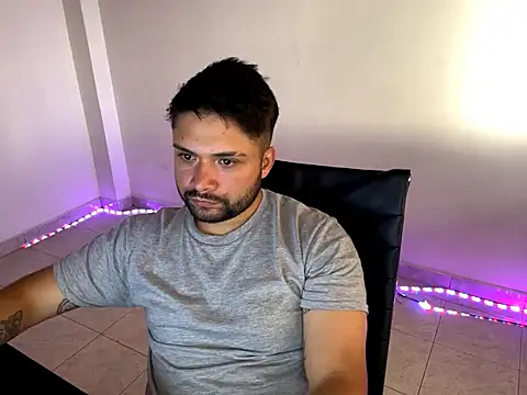 Snapshot of Zion_draftt chatting on May 2026 10:30:01 PM Zion draftt online show from May 2026 10:30:01 PM