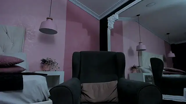 DanteLuxx online show from March 2026 08:19:01 AM