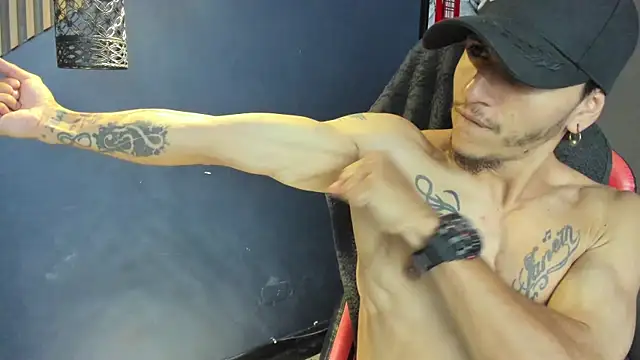 DanteLuxx online show from April 2026 04:10:02 AM