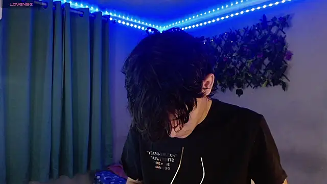 Snapshot of noah_millerx chatting on April 2026 03:54:02 AM noah millerx online show from April 2026 03:54:02 AM