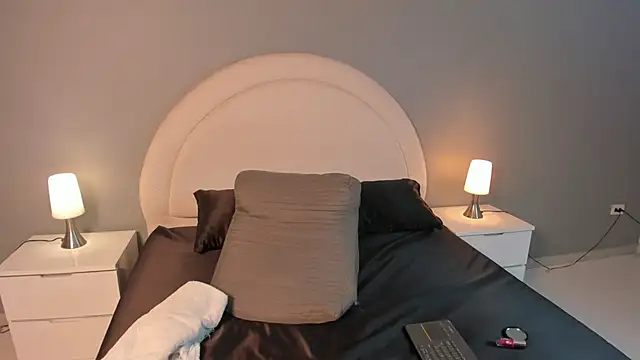 zoepinkett online show from March 2026 04:16:01 AM