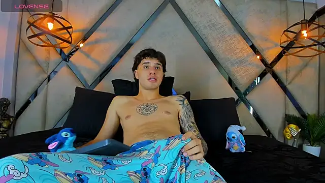 EXCLUSIVE8 online show from March 2026 04:32:01 PM