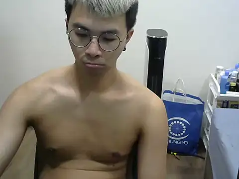 silverwolfwoof online show from May 2026 04:34:01 PM