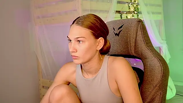 Snapshot of Sweet_Emilya chatting on July 2026 08:30:02 AM Sweet Emilya online show from July 2026 08:30:02 AM