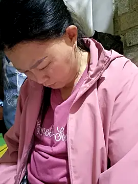 phay79 online show from April 2026 12:50:01 PM