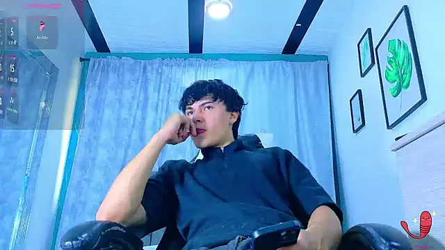 Snapshot of Dantekent chatting on May 2026 02:01:02 PM Dantekent online show from May 2026 02:01:02 PM