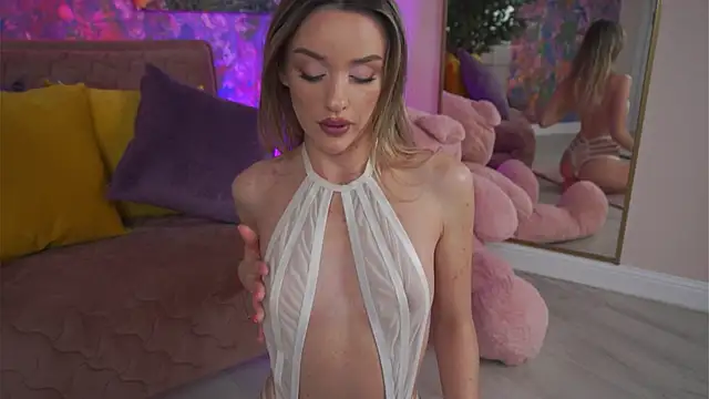 Snapshot of KatieCutieXoo chatting on March 2026 08:22:02 PM KatieCutieXoo online show from March 2026 08:22:02 PM