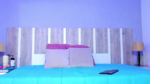 EmilySearss online show from April 2026 07:26:02 PM