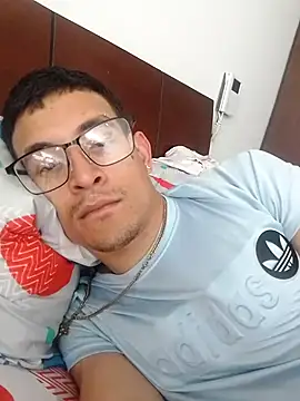 Snapshot of Wladimirxxx chatting on March 2026 06:58:01 PM Wladimirxxx online show from March 2026 06:58:01 PM