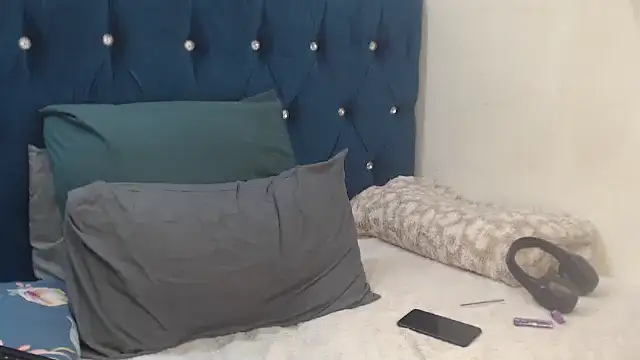 CURVYBOOTYLICIOUS88 online show from July 2026 06:21:01 PM