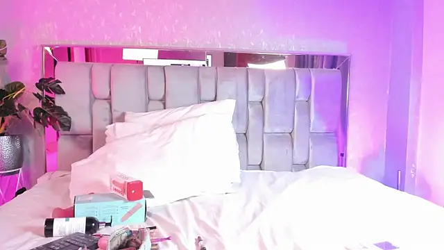 PaulinaLopez  online show from March 2026 09:25:01 PM