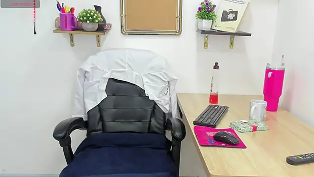 Stefy cg online show from April 2026 07:00:01 PM