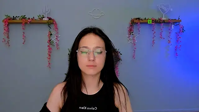 naomi fox1921 online show from May 2026 04:48:01 PM