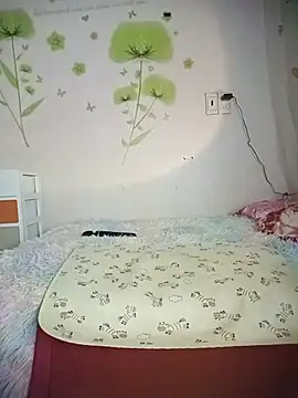 Snapshot of Meow_cute chatting on May 2026 03:42:01 PM Meow cute online show from May 2026 03:42:01 PM