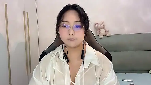 Snapshot of Susu-36E chatting on May 2026 01:10:02 PM Susu-36E online show from May 2026 01:10:02 PM