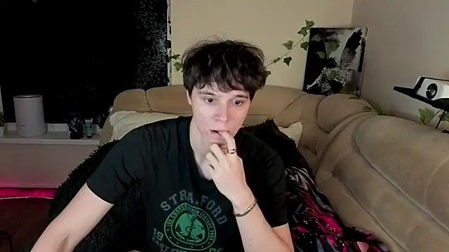 AnthonyCuutie online show from April 2026 05:54:01 PM