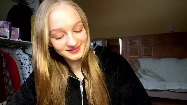 Anika Socutehe online show from March 2026 01:40:02 PM