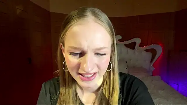 Anika Socutehe online show from April 2026 05:10:01 PM