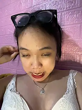 Leeeeiu online show from March 2026 12:56:02 PM