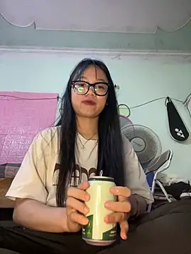 Leeeeiu online show from March 2026 03:38:01 PM