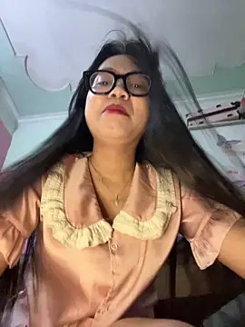 Leeeeiu online show from April 2026 03:17:02 PM