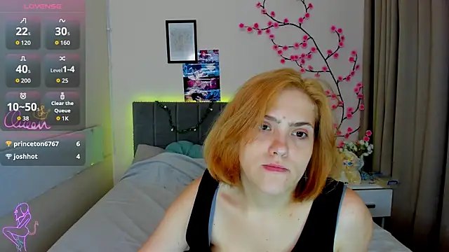 Snapshot of DellaRows chatting on July 2026 06:47:02 AM DellaRows online show from July 2026 06:47:02 AM