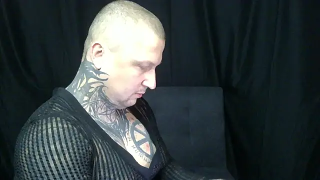 Snapshot of devilWithTats chatting on May 2026 07:15:02 AM devilWithTats online show from May 2026 07:15:02 AM