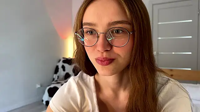 Lolatatee online show from March 2026 12:52:01 PM