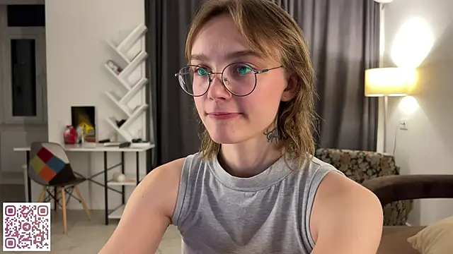 Snapshot of Lolatatee chatting on May 2026 05:29:01 PM Lolatatee online show from May 2026 05:29:01 PM