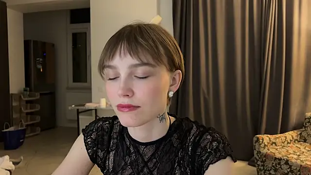 Snapshot of Lolatatee chatting on May 2026 06:42:02 PM Lolatatee online show from May 2026 06:42:02 PM