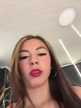   Nahomy online show from March 2026 12:11:01 PM