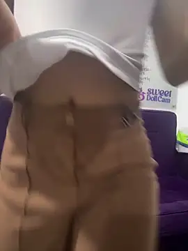   Nahomy online show from April 2026 11:37:01 AM