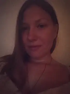 Snapshot of August_Shine chatting on May 2026 06:14:01 PM August Shine online show from May 2026 06:14:01 PM
