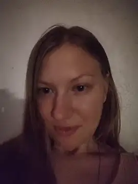 Snapshot of August_Shine chatting on May 2026 06:04:02 PM August Shine online show from May 2026 06:04:02 PM
