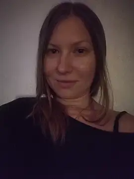 Snapshot of August_Shine chatting on May 2026 06:27:02 PM August Shine online show from May 2026 06:27:02 PM