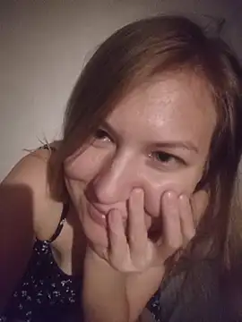 Snapshot of August_Shine chatting on July 2026 05:39:01 PM August Shine online show from July 2026 05:39:01 PM