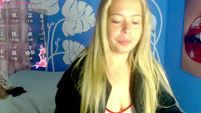 Snapshot of CamilleRouge chatting on March 2026 10:11:02 AM CamilleRouge online show from March 2026 10:11:02 AM