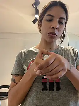 Snapshot of VioletaHills_ chatting on April 2026 12:28:01 PM VioletaHills online show from April 2026 12:28:01 PM