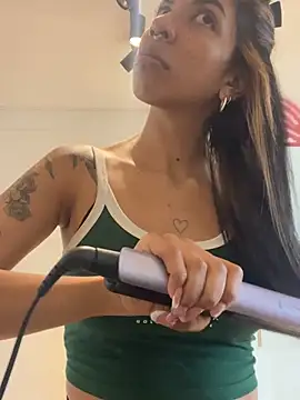 Snapshot of VioletaHills_ chatting on April 2026 12:27:01 PM VioletaHills online show from April 2026 12:27:01 PM