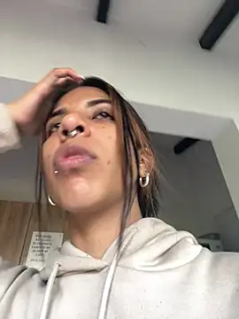 Snapshot of VioletaHills_ chatting on April 2026 12:10:01 PM VioletaHills online show from April 2026 12:10:01 PM