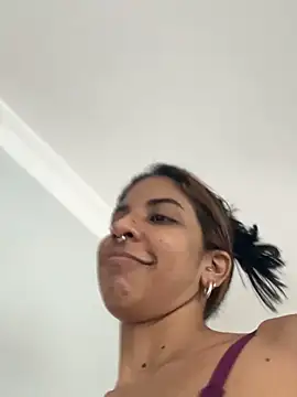 Snapshot of VioletaHills_ chatting on April 2026 12:20:01 PM VioletaHills online show from April 2026 12:20:01 PM